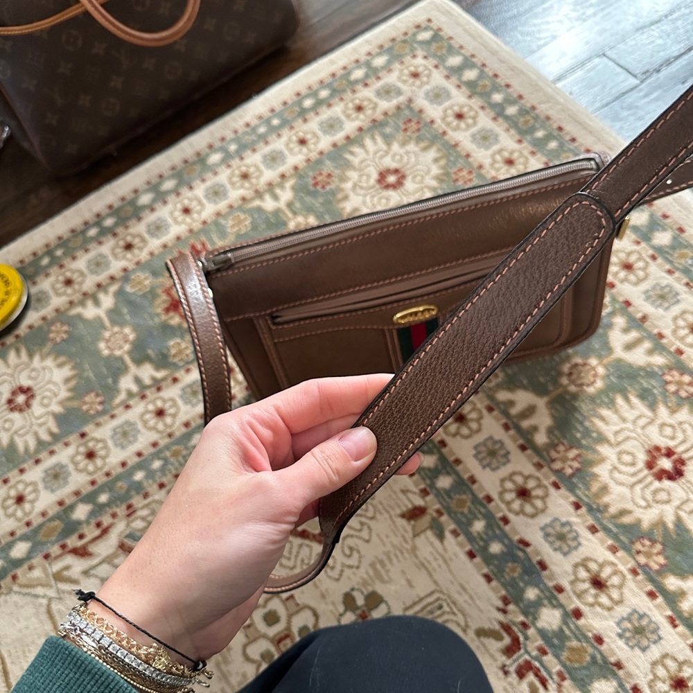 Gucci Tan Leather Crossbody with Signature Stripe - Picture 12 of 12